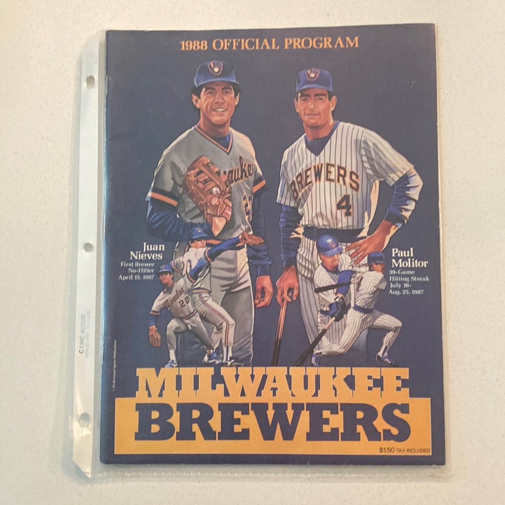 1988 MLB Milwaukee Brewers Official Program. Vintage baseball.